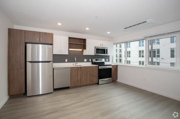 Two-tone cabinetry